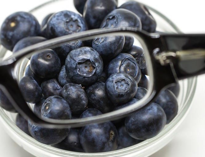 Черника для глаз - польза ягоды для зрения