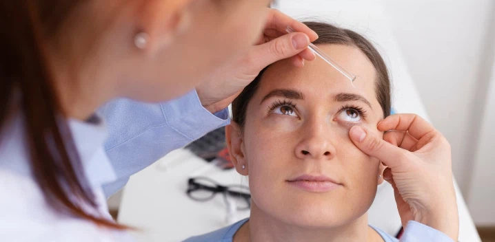 Роговичный рефлекс: в чем заключается и как проверить